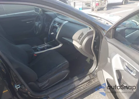 2015 Nissan Altima 2.5 S из США, поврежденный, VIN 1N4AL3AP3FC139884